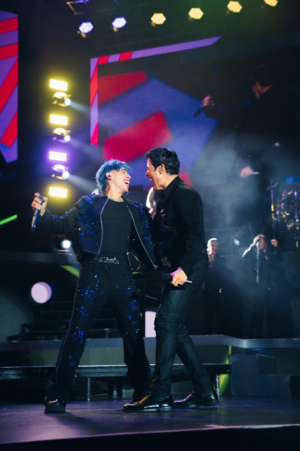 Luck Ra invitado especial en los shows de Chayanne